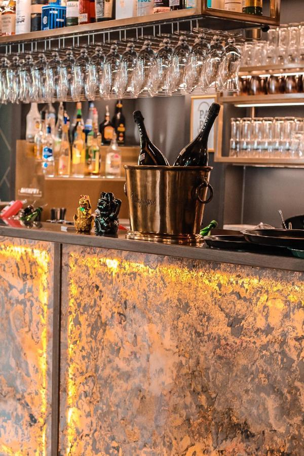 Hotel Schwarzer Adler Jever Ngoại thất bức ảnh