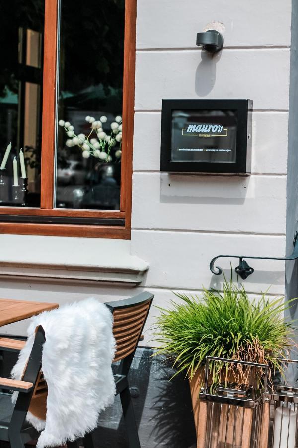 Hotel Schwarzer Adler Jever Ngoại thất bức ảnh