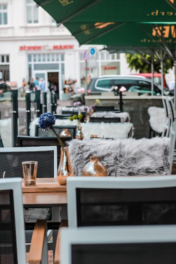 Hotel Schwarzer Adler Jever Ngoại thất bức ảnh