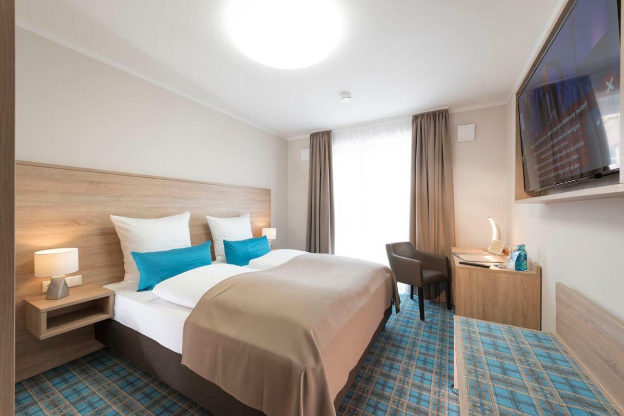 Hotel Schwarzer Adler Jever Ngoại thất bức ảnh